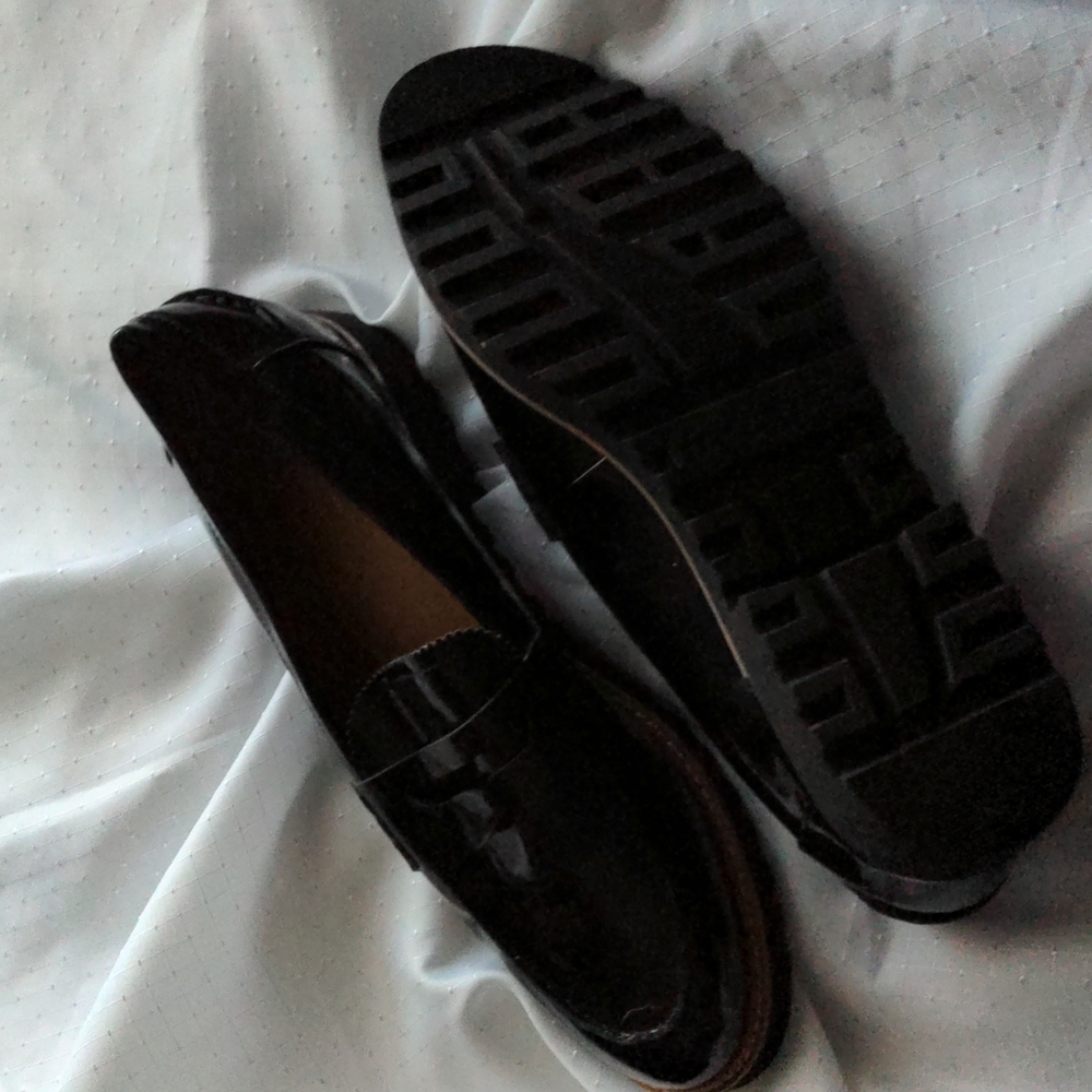 Beautiful shoes - Picture 2 of 3